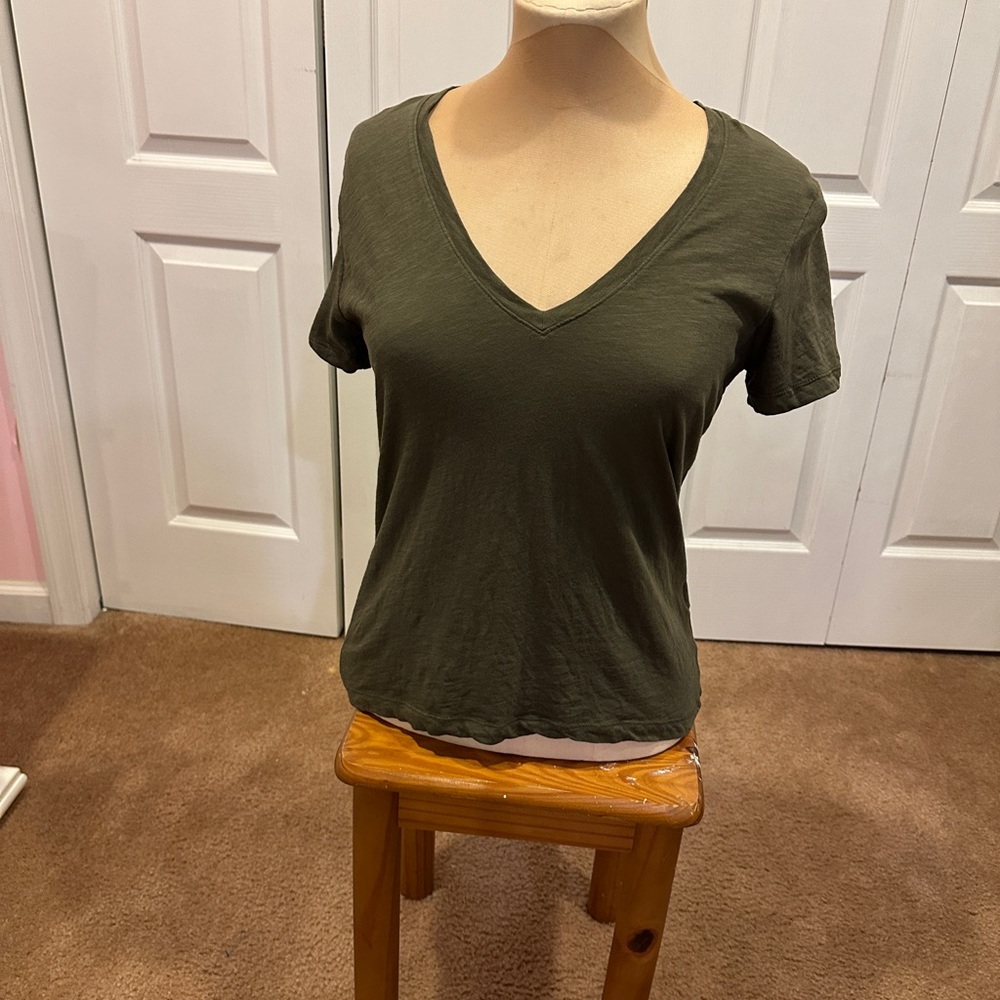 Madewell Olive V-Neck Short Sleeve Tee